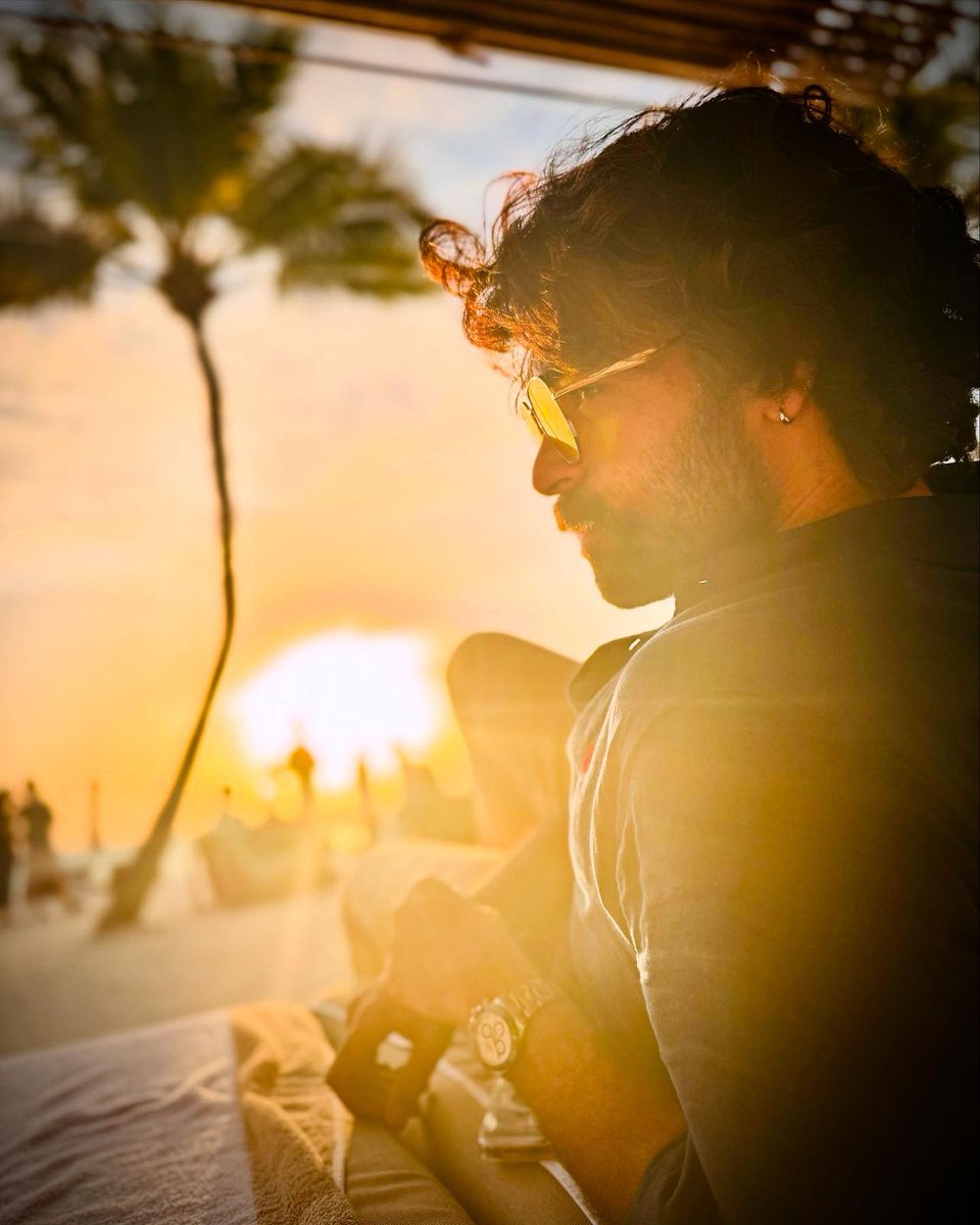 VarunTejFans's tweet image. Sunshine, smiles & soulmate vibes all the way 😍🤍
The Mega Adorable couple #VarunTej and #LavanyaTripathi are redefining couple goals with their latest vacay clicks! 🤍✨
@IAmVarunTej @Itslavanya #VarunLav #VT15