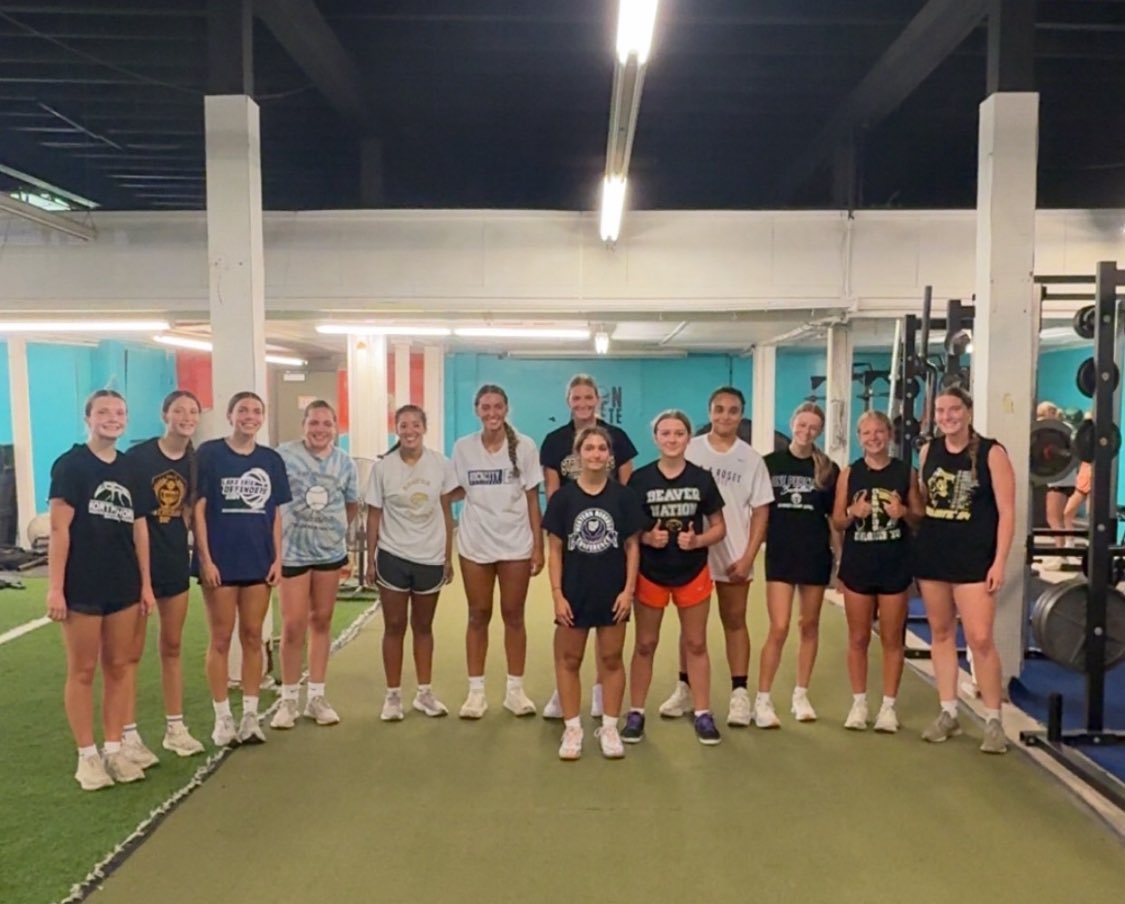 BrianFulton34's tweet image. Riverside Girls Basketball have been putting in the time and effort this summer both on and off the court. 🦫🏀💪🖤💛@RHSCourtsideCLB @Riverside_athl @bryandoberdruk @Onepercentbball