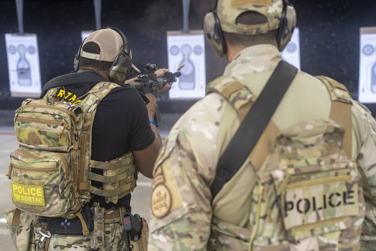 CBPLESCXD's tweet image. LESC's National Firearms and Tactics Branch is conducting rifle reload drills with Firearms Instructor Training Program (FITP) class 2506. These @CBP officers and agents are here for 3 weeks to become certified CBP Firearms Instructors. #LearnAboutLESC
