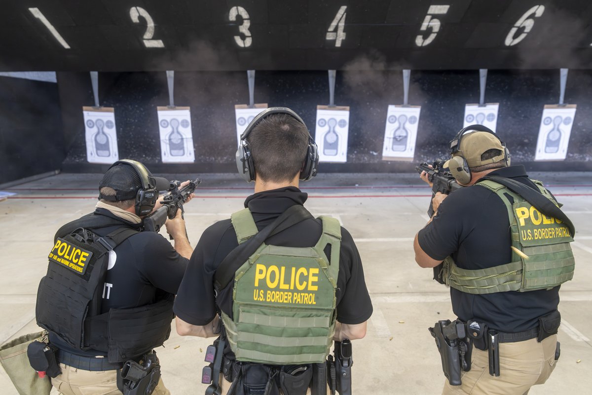 CBPLESCXD's tweet image. LESC's National Firearms and Tactics Branch is conducting rifle reload drills with Firearms Instructor Training Program (FITP) class 2506. These @CBP officers and agents are here for 3 weeks to become certified CBP Firearms Instructors. #LearnAboutLESC