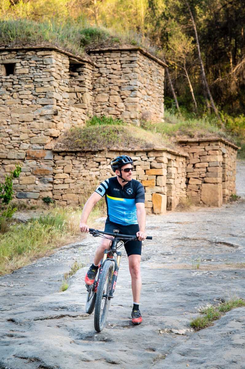 🧱🍇
Sabíeu que al Bages hi ha centenars de construccions fetes amb pedra seca?

Us proposem diferents rutes per fer a peu o en bicicleta i descobrir aquest patrimoni declarat Patrimoni Immaterial de la Humanitat per la UNESCO.

📍 ca.wikiloc.com/wikiloc/user.d…

📷 @carlesfortuny