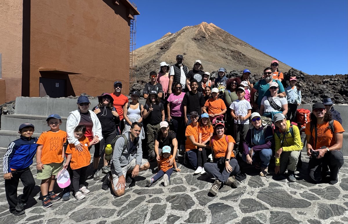 Juntas En la misma dirección tweet media