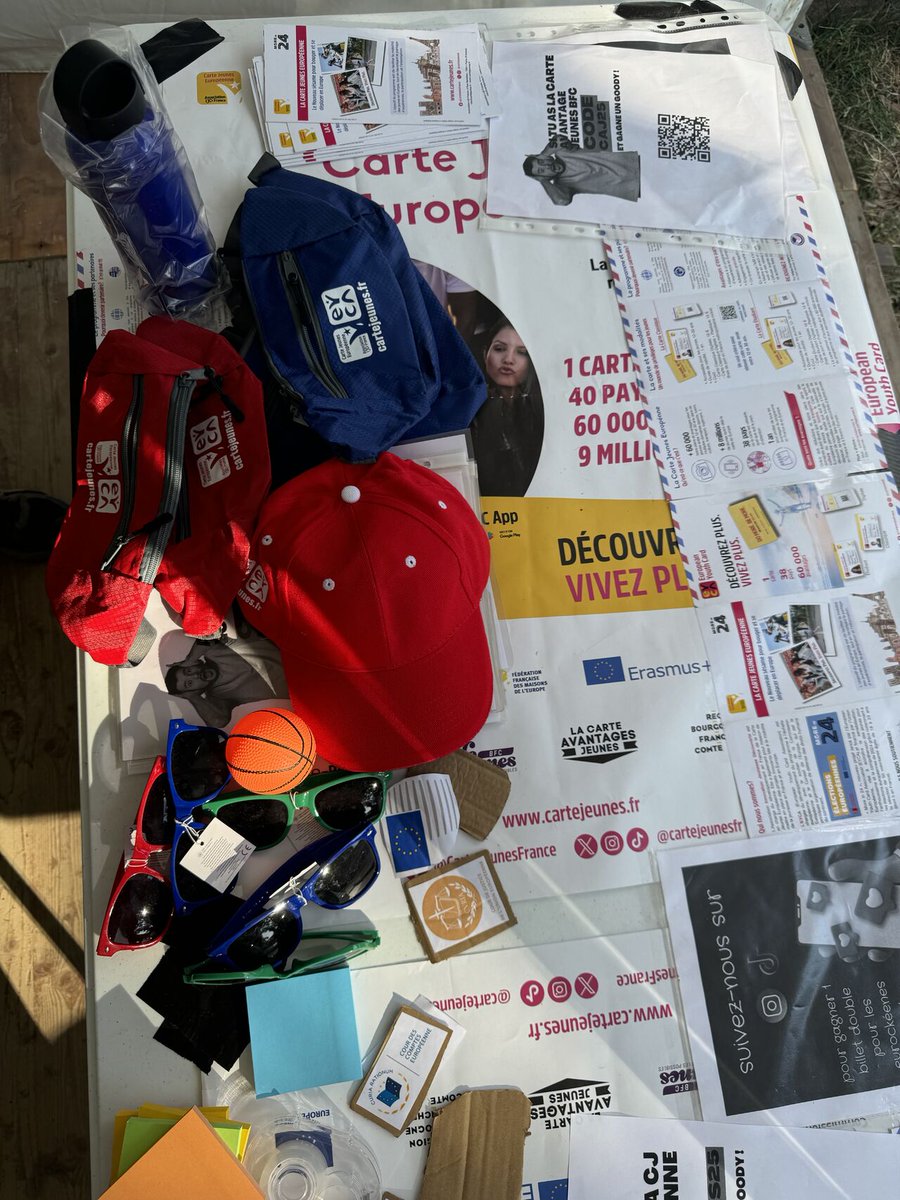 Maison de l'Europe de Paris (@mdeuropeparis) on Twitter photo Si vous n'avez pas encore votre <a href="/CarteJeunesFr/">Carte Jeunes France</a> , il est grand temps d'y penser ! L'été est en cours et cette carte vous permet de profiter des nombreux avantages, évidemment, européennes !
Pour plus de renseignements, visitez le site de nos partenaires : cartejeunes.fr Si vous n'avez pas encore votre <a href="/CarteJeunesFr/">Carte Jeunes France</a> , il est grand temps d'y penser ! L'été est en cours et cette carte vous permet de profiter des nombreux avantages, évidemment, européennes !
Pour plus de renseignements, visitez le site de nos partenaires : cartejeunes.fr