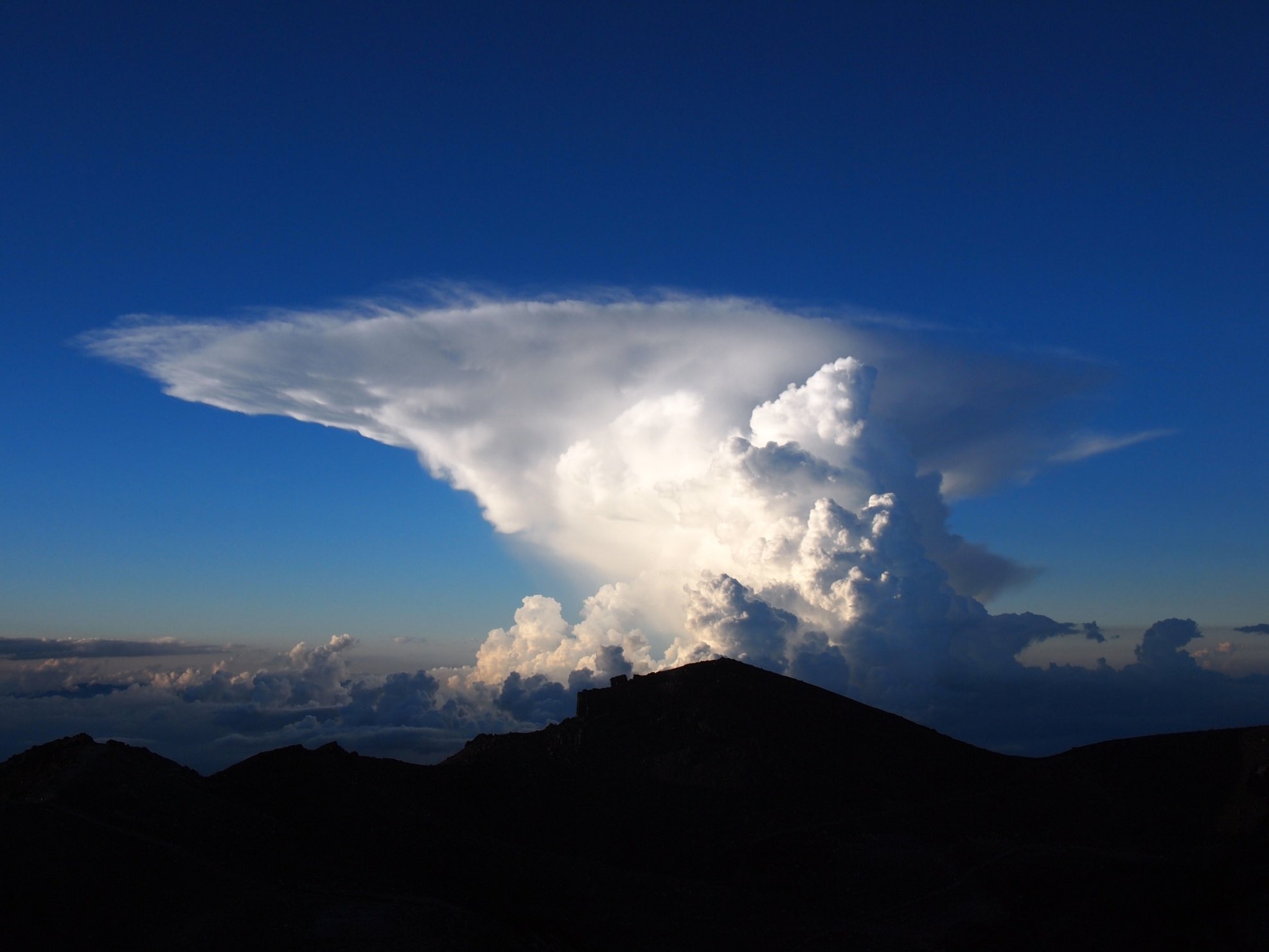 積乱雲の角 雷雲 | Corvet Photo Agency