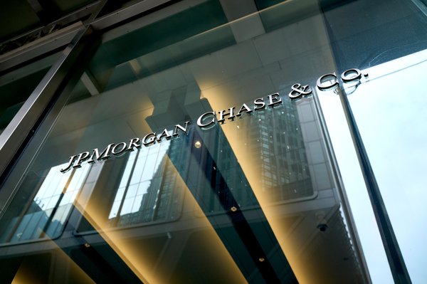 What JPMorgan earnings say about the economy right now: Markets are humming and upper-income consumers feel safe, but Dimon says we're not out of the woods dlvr.it/TLwmKN