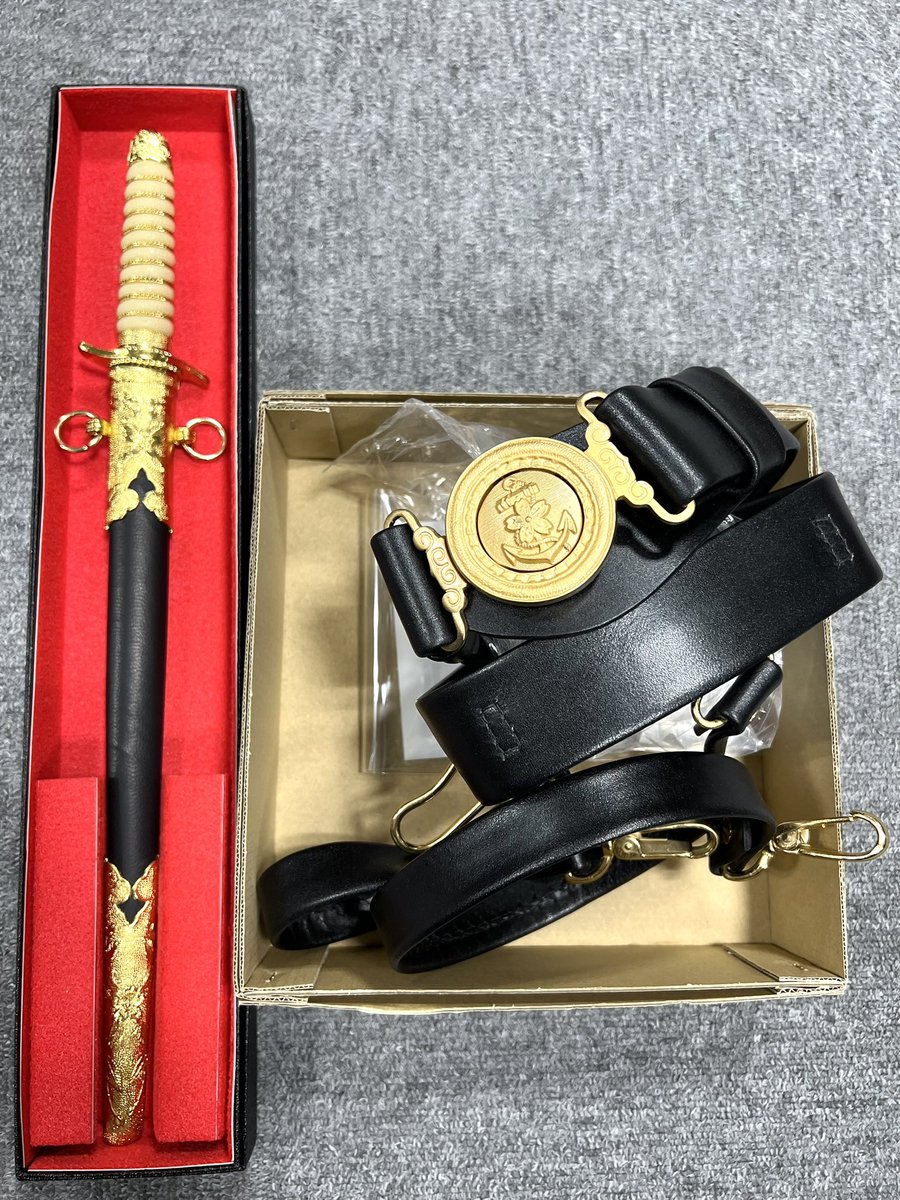 エスアンドグラフ東京店

帝国海軍士官用短剣&amp;剣帯セット

１組だけ入荷しました。
税込価格43,800円
