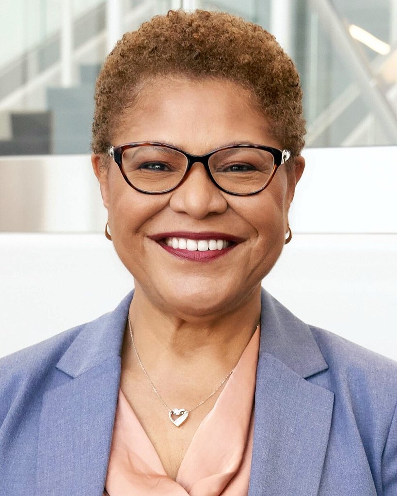 Mayor Karen Bass signed an Executive Directive to help Los Angeles protect itself from the federal government.

Your honest thoughts? 💭