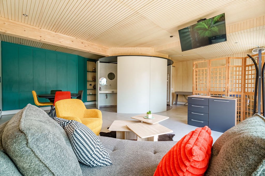 burner_adamo's tweet photo. Vous vous souvenez des maisons @OTOBURNER vues dans #QVEMA ?
La maison témoin en Alsace est dispo en location courte durée pour découvrir la région ou tester LA MAISON PMR avec le système rotatif OTO.
100% accessible fauteuil
#PMR #Accessibilité #Voyage #Alsace #TourismeInclusif https://t.co/x8TDd26BIh