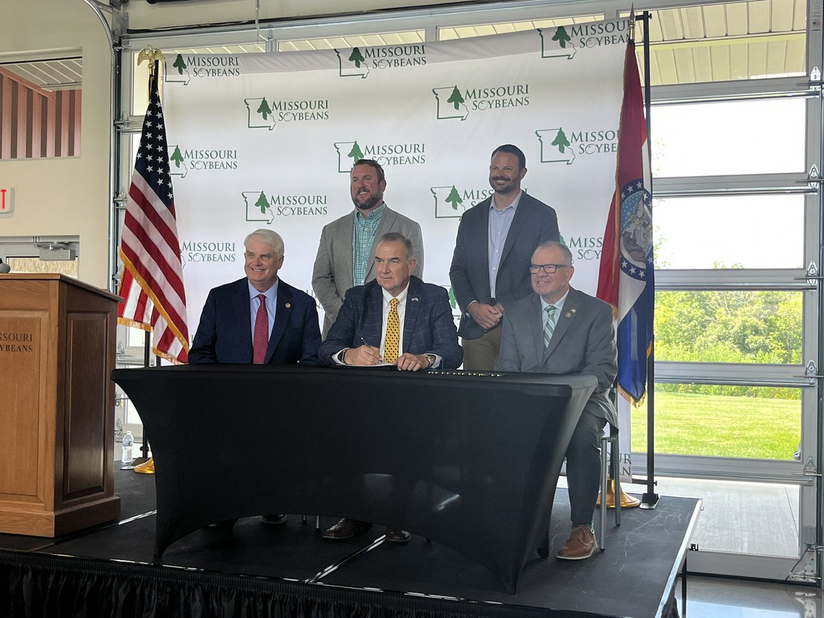 It was great to see the Center for Soy Innovation full of ag and business leaders for the signing of SB 82 yesterday. This legislation protects one of Missouri’s most important resources, and protects the water our families, factories, and farms depend on