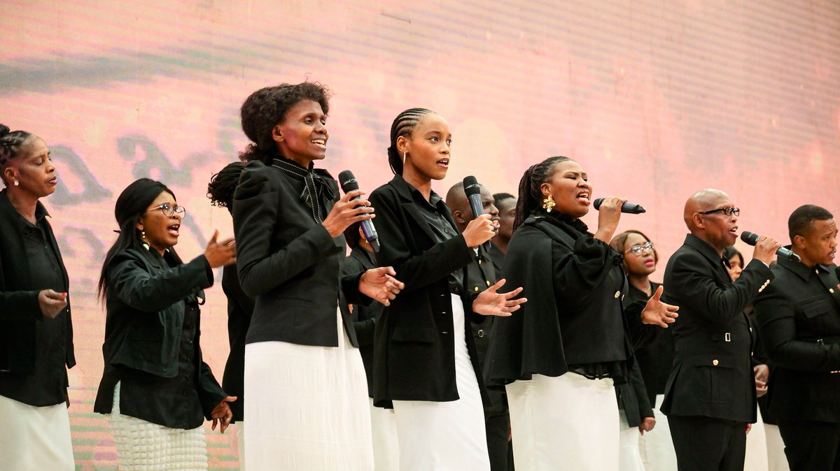 AlphLukau's tweet photo. You are Alpha and Omega, we worship You our Lord, You are worthy to be praised.
You started it and You will finish it.
#AlphaOmega #WorthyGod #EternalKing https://t.co/EVKYAjj9js