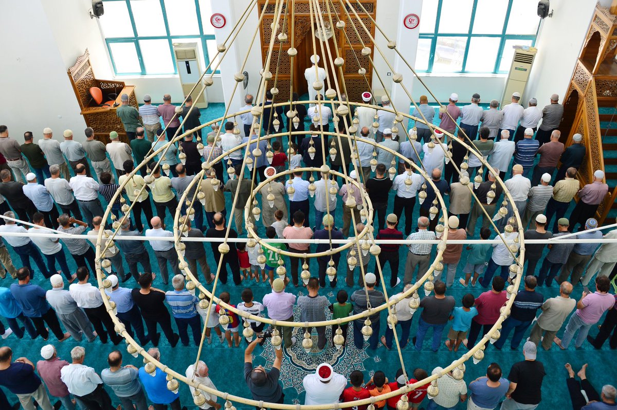 Valimiz Sn. Mustafa MASATLI, İl Emniyet Müdürümüz Sn. Kadir GÖKCE ve İl Protokolü, vatanımız uğruna canlarını feda eden aziz şehitlerimiz için TOKİ camiinde düzenelenen Mevlid programına katıldılar.

Aziz Şehitlerimizi Saygı, Minnet ve Rahmetle anıyoruz🇹🇷