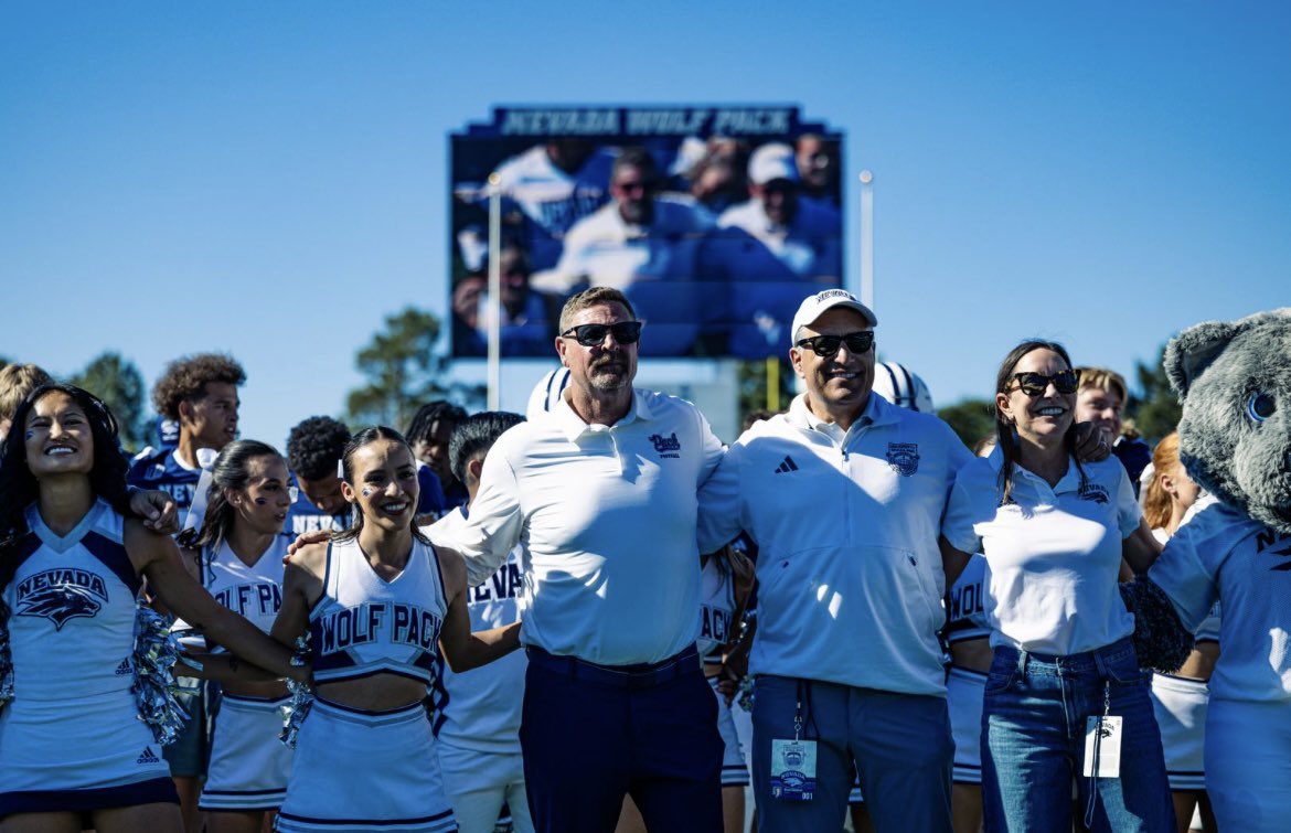 BJ_Robrtsn's tweet image. Happy 🐺PACK 🏈 Birthday 🎂 @CoachChoateFB #RiseTogether