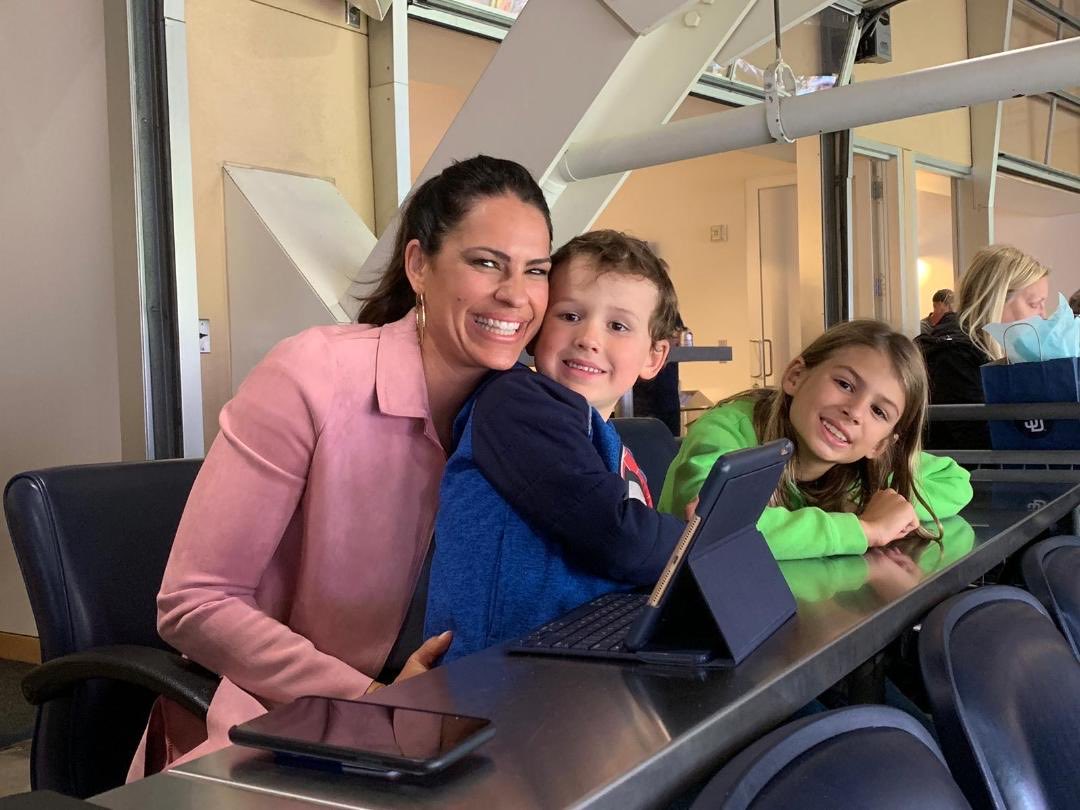 Jenn Hildreth (@jennhildreth) on Twitter photo Whether she’s chasing her kids down at home or letting them tag along with her to a game, our Tough Mother Olympian <a href="/jessmendoza/">Jessica Mendoza</a>
loves being a mom - and she’s not afraid to show it. Be proud of all that you do and all that you are!
#toughasamother 📕
#toughmothertuesdays Whether she’s chasing her kids down at home or letting them tag along with her to a game, our Tough Mother Olympian <a href="/jessmendoza/">Jessica Mendoza</a>
loves being a mom - and she’s not afraid to show it. Be proud of all that you do and all that you are!
#toughasamother 📕
#toughmothertuesdays