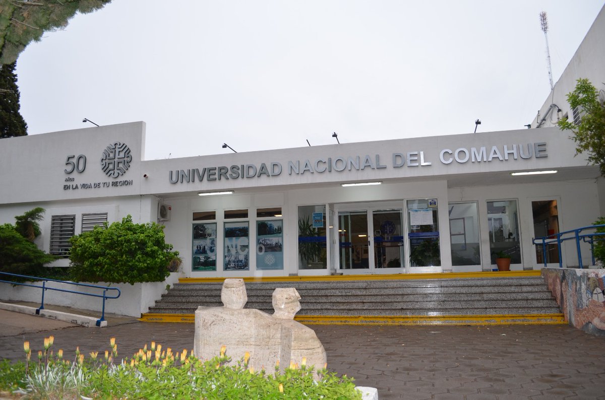 La UNCo celebra hoy 54 años de su creación

El 15 de julio de 1971 se promulgó la ley 19.117 que dio origen a la casa de estudios. El 15 de marzo de 1972 comenzó el primer ciclo lectivo.

uncoma.edu.ar/noticias-unive…