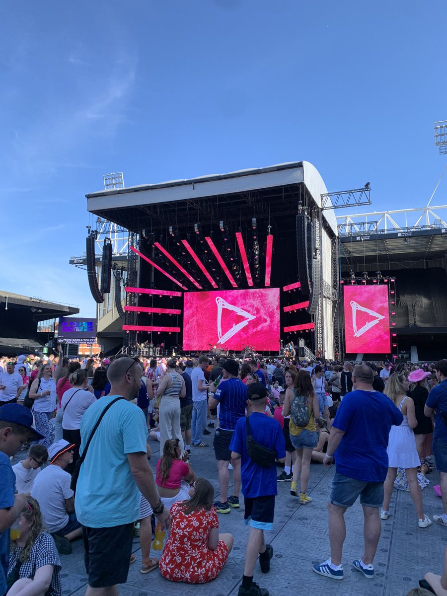 David Shore tweet media