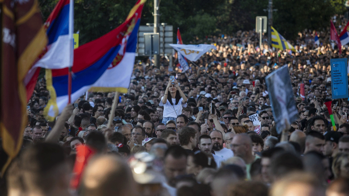 🆕"The Vidovdan protests signal a turning point in Serbia, challenging Vucic’s regime, exposing its eroding legitimacy, and paving the way for democratic renewal and political change"

👉Read my latest analysis for <a href="/sbunker/">Sbunker</a> 

📚sbunker.org/en/analize/vuc…
