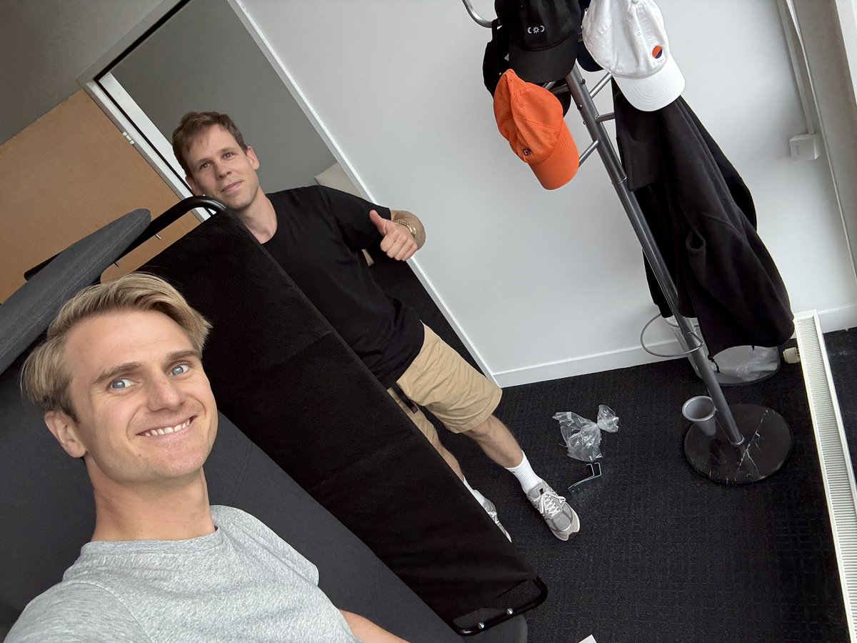 hagaetc's tweet image. 7 years in, $80M raised, still all day every day in the arena building software and today also this lil ikea sofa for our office. Good times with my co-founder @mewwts
