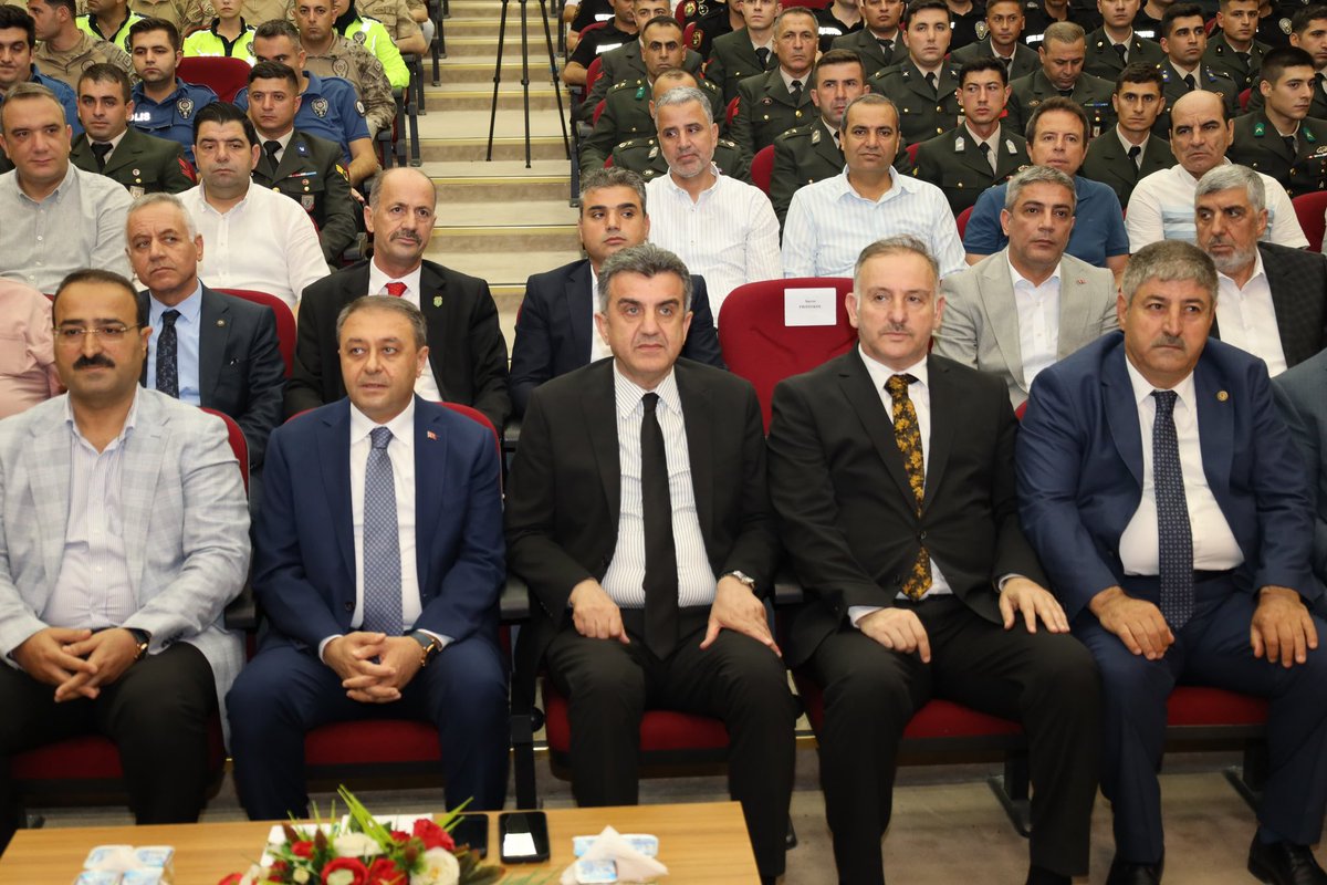 milhamigunbegi's tweet photo. Şanlıurfa Valimiz @hasansildak ve il protokolümüzle birlikte 15 Temmuz Demokrasi ve Milli Birlik Günü Programı kapsamında düzenlenen "15 Temmuz" konulu Resim Sergisi, “Zaferin Adı Türkiye" konulu Konferans ve Kahramanlık Türküleri Konserine katıldık.

#15Temmuz
#ZaferinAdıTürkiye
@RTErdogan @Akparti @bybekirbozdag 
@efkanala @mustafaelitas @Hayati_Yazici @abuyukgumus @aliihsanyavuz54 @acarfaruka @SirakayaZafer @drbetulsayan @mustafademir @ZeybekciNihat @hby34 @AhmetBOgutken @belginuygur10 @sevilay_tuncerr @mustafasenbd @DrOmerileri @zorlu77 @DrYerebakan @HuseyinYayman @omerrcelik @eyupkadirinan   @hakanaksu058 @UcarBilal20 @avyusufbaser @farukaytek @AEminOnenOfis @ProfDrDusak @ibrahimeyyupogl @malicevheri @CYAZMAC @HikmetBasak_63 @av_mfaruk @y_konal @umuttuncertr @Malikurt14 @AieNacar @Mehmet_Kirmizi1 @FIRATKORAN @KmlttinYlmztkn @ZehraAy0663 @furkankucukk_