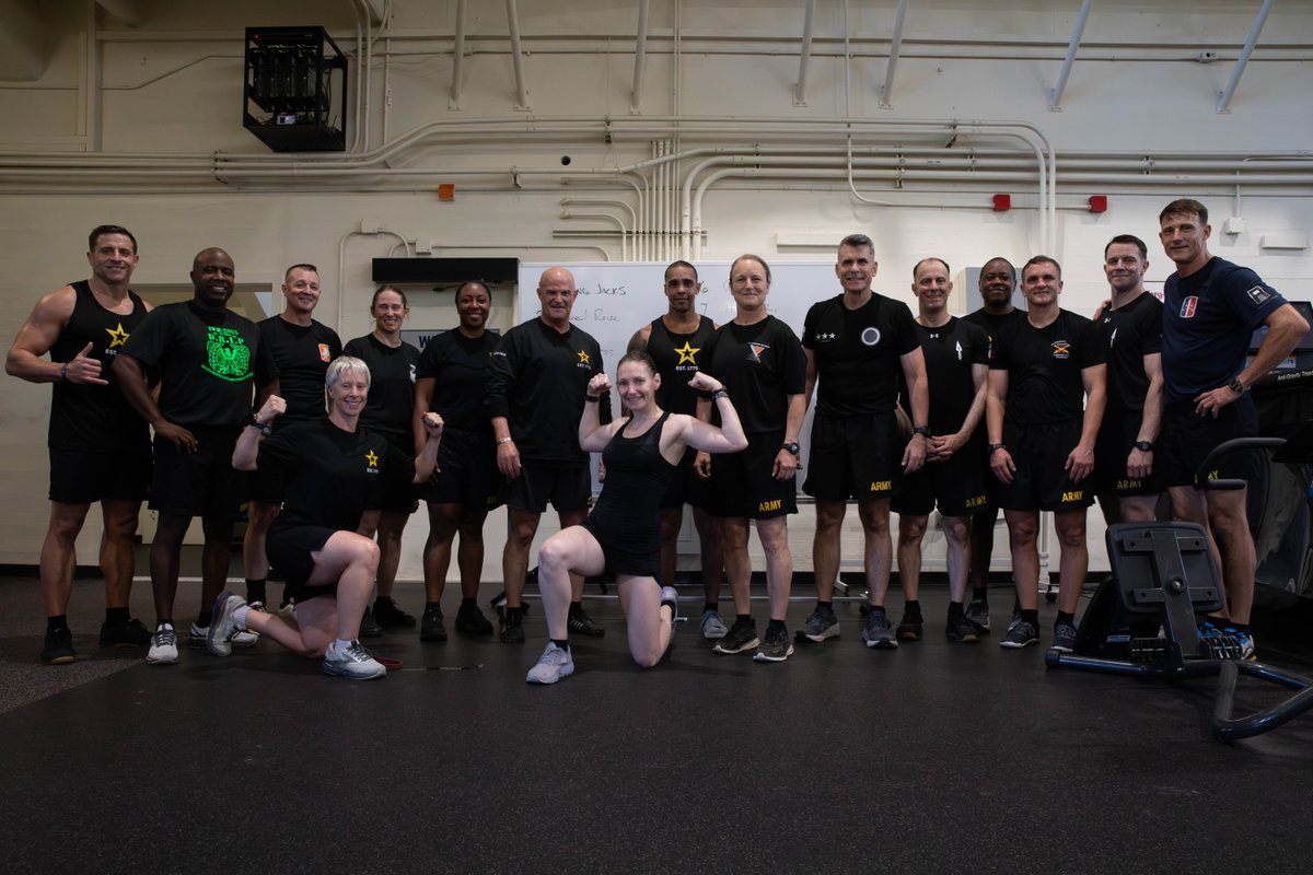 I_Corps's tweet image. Strength & Strategy 💪
GEN James J. Mingus, @usarmy VCSA, started his visit to @JBLM the right way, with a PT session alongside I Corps leaders. His visit included an inside look at how we drive warfighting readiness, transformation, and train to fight and win