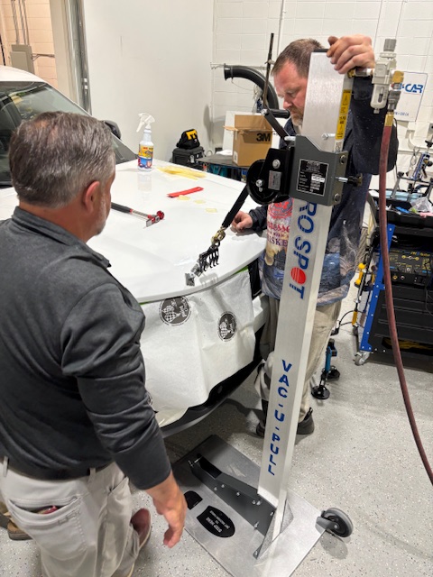 prospotwelding's tweet image. Color Compass University in Edmonton hosted an incredible Glue to Paint Workshop — a hands-on training day focused on efficient dent repair techniques. It’s always rewarding to see the positive impact of proper training and the right tools in action!

 #ProSpot #DentRepair