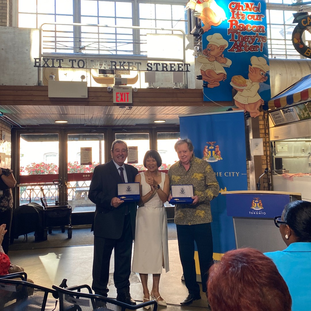 Carousel Bakery owners Robert Biancolin and Maurice Biancolin honoured with a Key to the City

News Release: toronto.ca/news/carousel-…