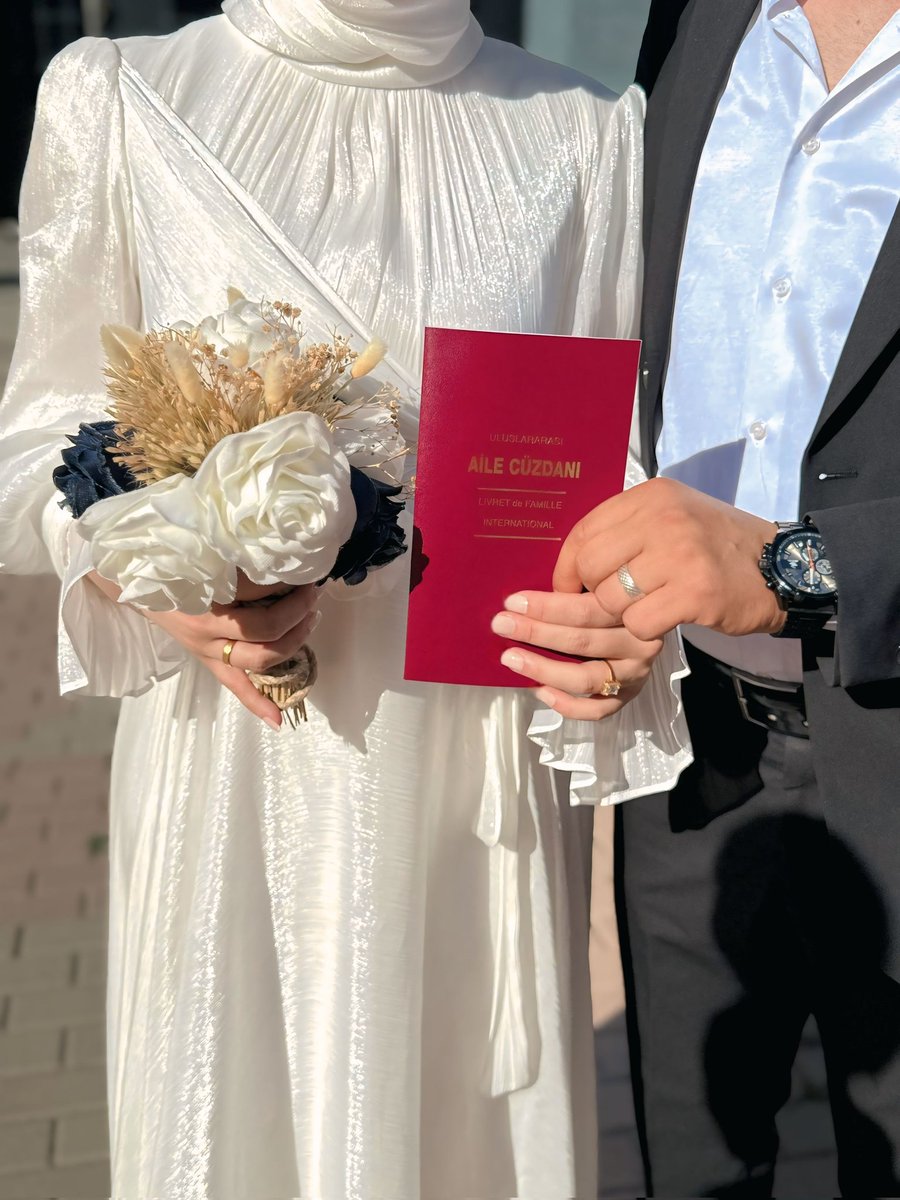 1ebrusqa's tweet photo. Beyefendi ile evlendik🌸 https://t.co/2SYt6CxY5A