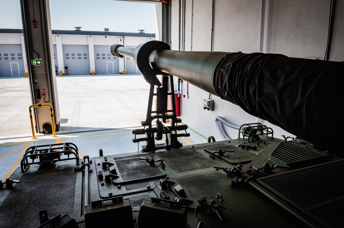 DGeneralneRSZ's tweet image. 1 Brygada Pancerna rośnie w siłę 👊👊👊
Kolejne armatohaubice K9 trafiły do Wesołej.
@MON_GOV_PL
@SztabGenWP