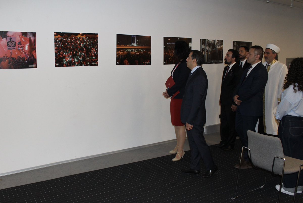 15 Temmuz hain darbe girişiminin akim bırakılmasının 9. yıl dönümünde, aziz şehitlerimizi ve kahraman gazilerimizi Büyükelçiliğimizde düzenlediğimiz törende saygıyla andık. 🇹🇷

#15Temmuz 
#15TemmuzDemokrasiveMilliBirlikGünü