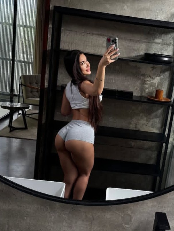 arithediamond's tweet photo. @addictionlipa What about me? ���� https://t.co/Ah8ldq1bDB