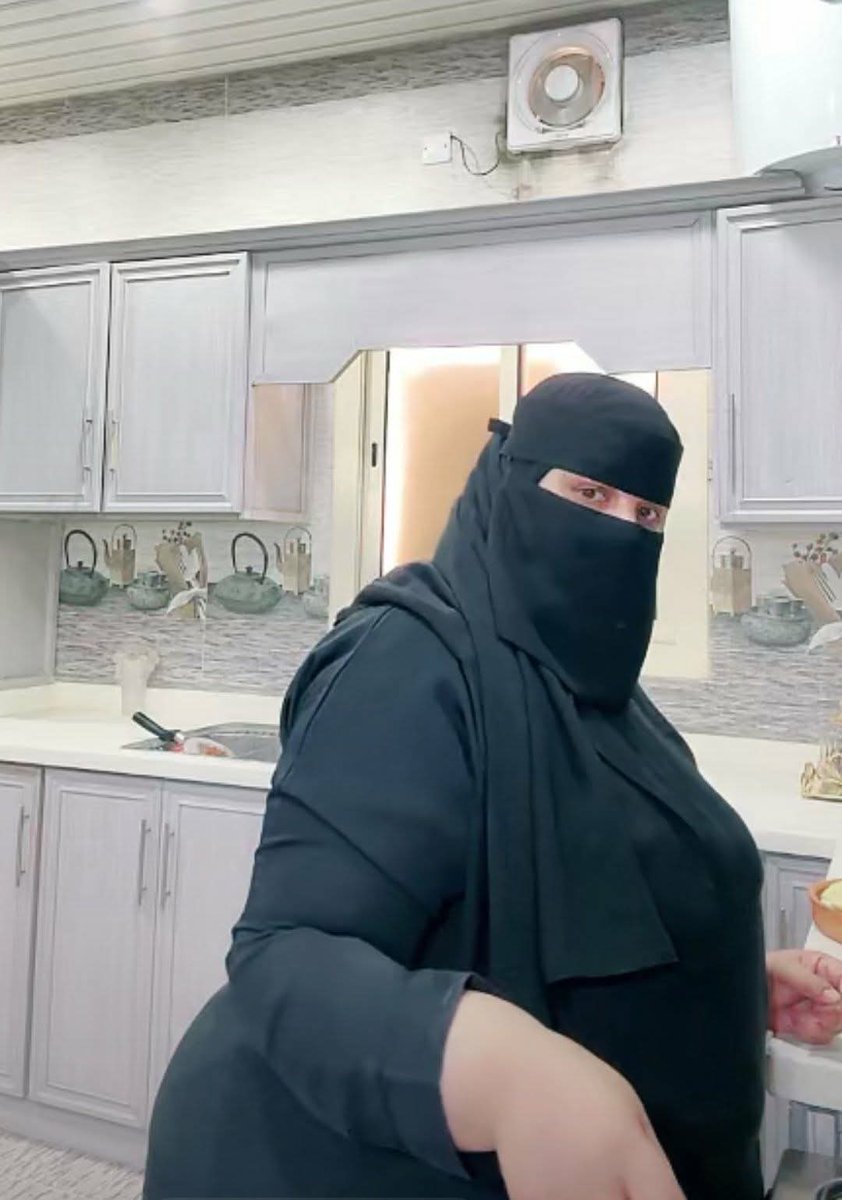 الشيء الوحيد الذي لا نكتفي منه أبداً 
شو 🥰
