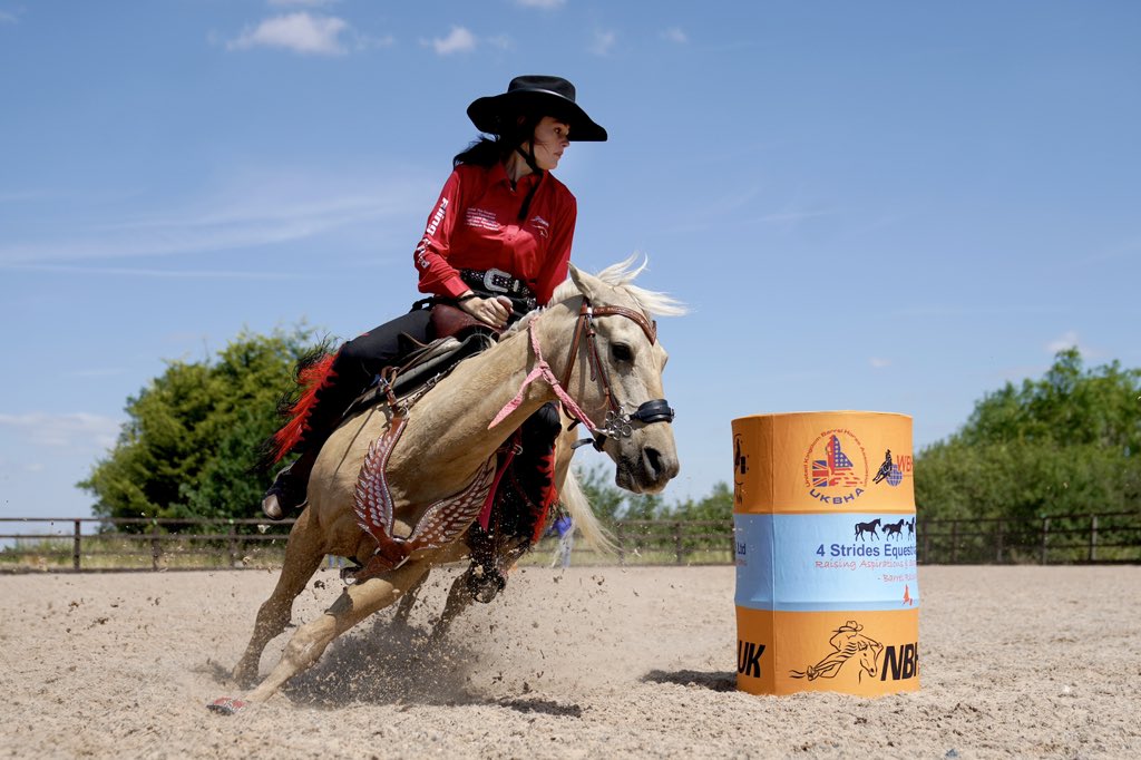 jjgiddens's tweet image. Barrel racer Eloisa Atkinson, 15, on her pony Peaches during a training session at 4 Strides Equestrian UK in Fulbeck, Lincolnshire. Eloisa from West Yorkshire is due to compete at the National Barrel Horse Association Youth and Teen World Championships in Georgia, USA