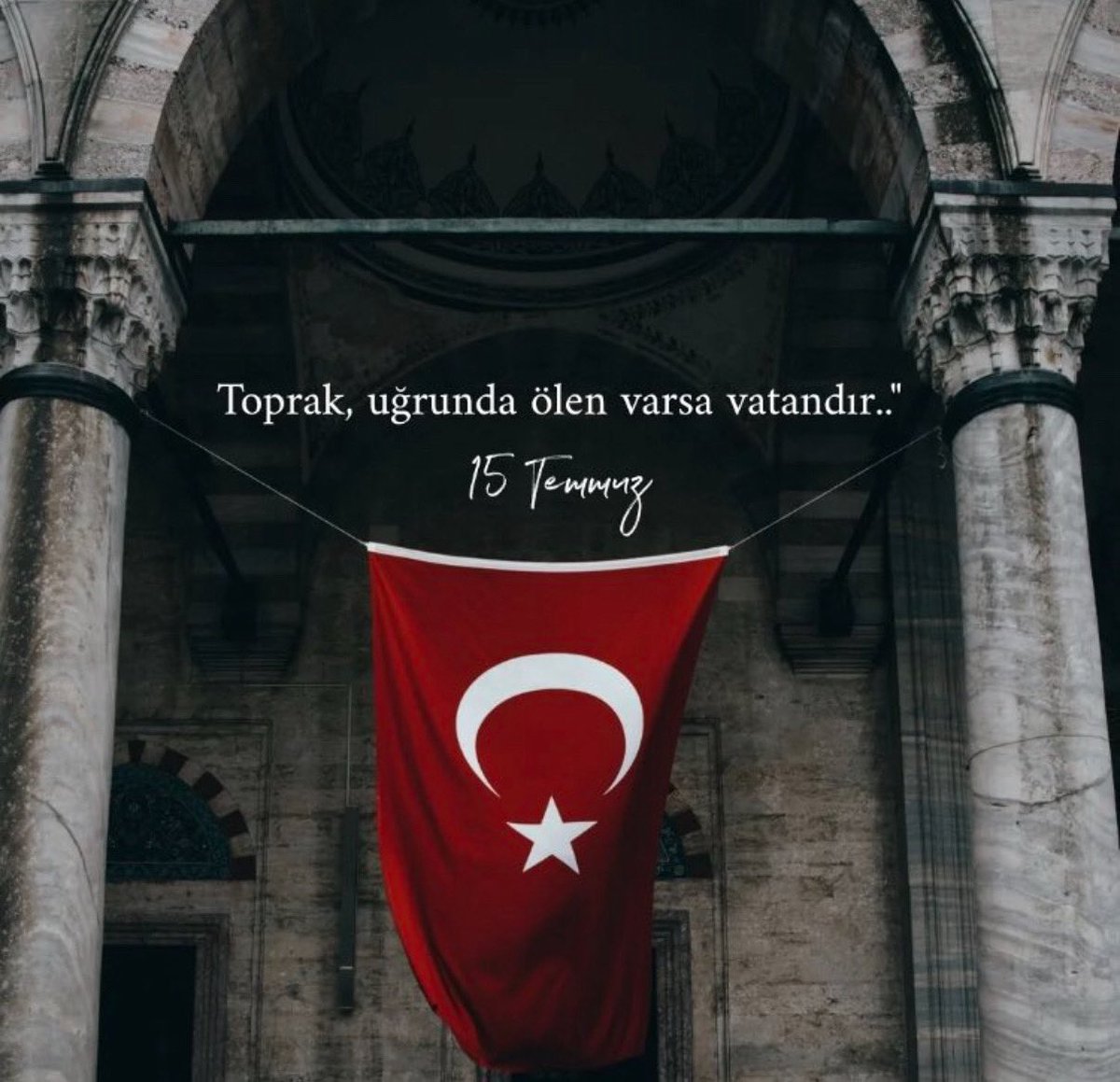 O gece;
bayrağımız yere düşmedi, ezanlarımız susturulmadı!
#15TemmuzDestanı