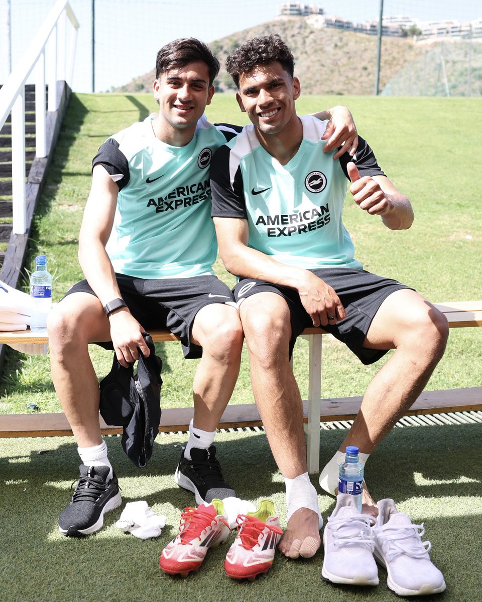 All smiles in Spain! 💙🤍