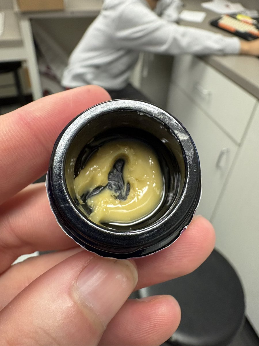 TimBrown_CA's tweet image. Crazy tech on the jar. @PinePark
You mad if your boy takes a dab like this out of your new jar ?