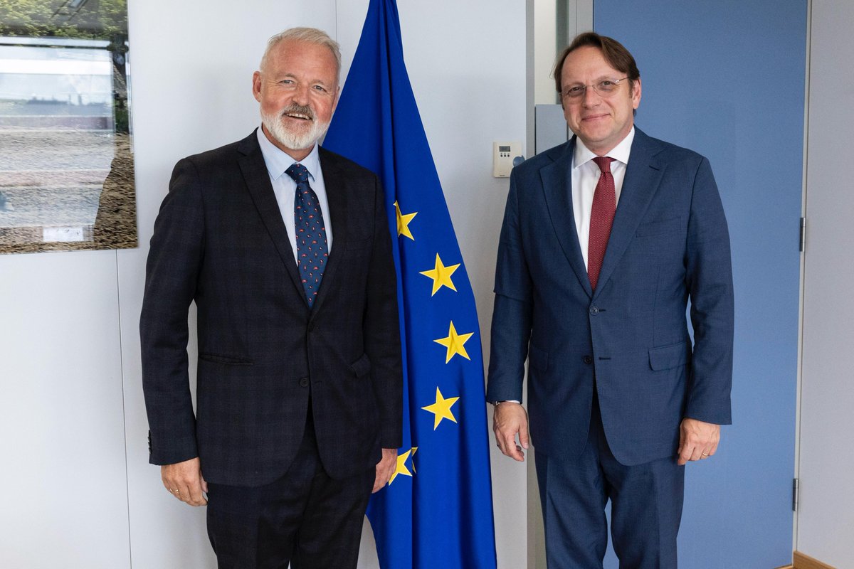 OliverVarhelyi's tweet image. Had the chance today to congratulate Nikolaus Kriz in person as @EFSA_EU’s nominated Executive Director and to kickstart our cooperation providing safe food for all EU citizens.