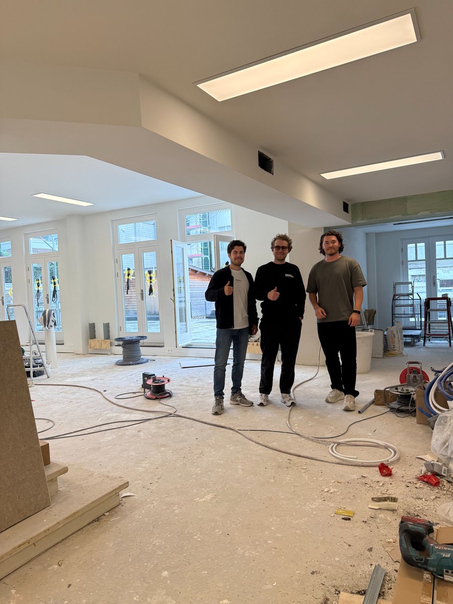 CoenHees's tweet image. Our new @InstantHQ office in Amsterdam is under construction. With twice the space, we can ship twice as fast. Moving in a couple of weeks! 

Including: Roof terrace (+ Sauna)

Can&apos;t wait to move with @doeketomas @samvanhees_ _ and the whole @InstantHQ team. 🚀