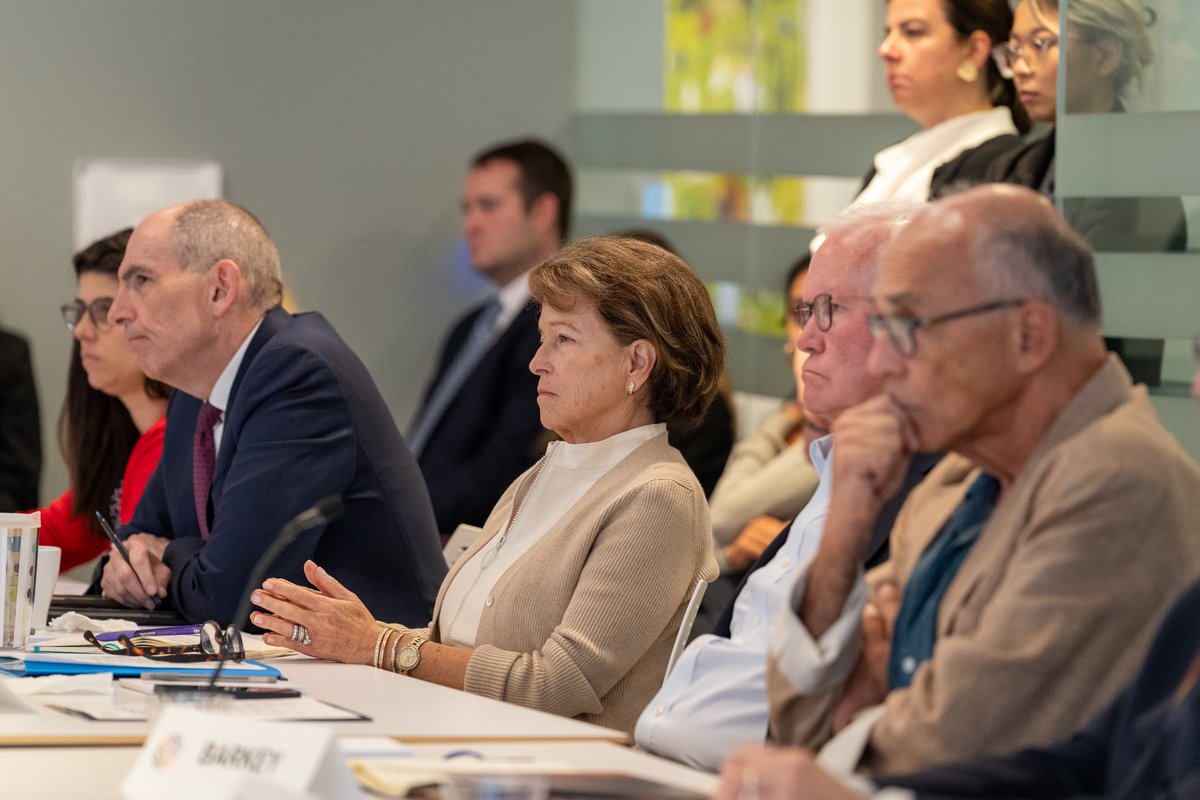 MiddleEastInst's tweet image. The Middle East Institute (MEI) was honored to host Israeli Ambassador to the United States, Dr. Yechiel (Michael) Leiter, and Israeli Defense Attache, Major General Hidai Zilberman, for a closed-door roundtable discussion with regional analysts and experts. The in-depth…
