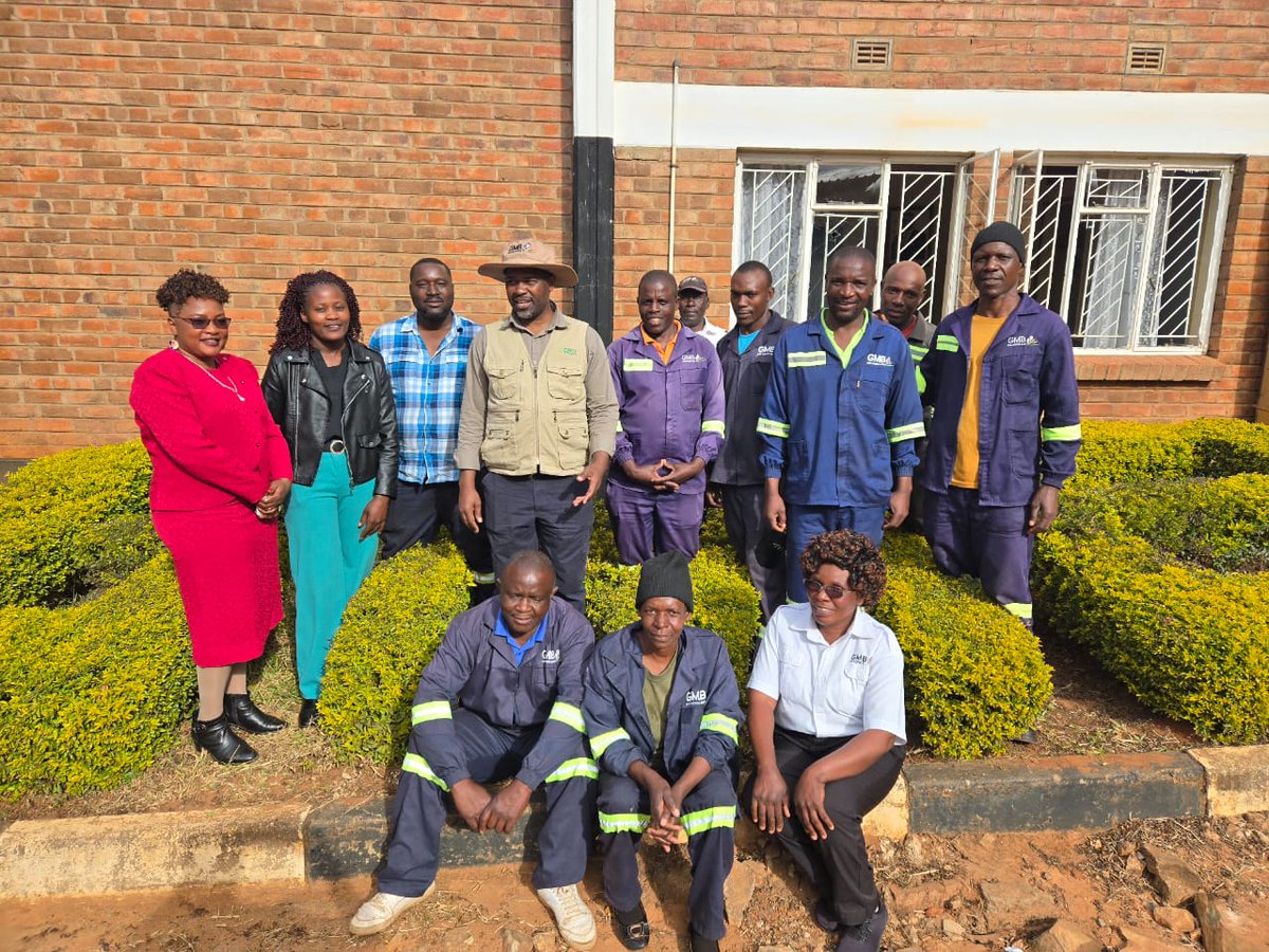 GMBdura (@gmbdura) on Twitter photo GMB CEO Dr. Edson Badarai has taken his interface and engagement exercise with workers to Chipinge Depot. He is also assessing intake at depots.
#Food Security: Everywhere. Everyday. <a href="/MoLAFWRD_Zim/">MinofLands,Agric,Fisheries,Water&Rural Development</a> <a href="/obertjiri/">Obert Jiri</a> <a href="/joylynndoro/">Joylyn</a> GMB CEO Dr. Edson Badarai has taken his interface and engagement exercise with workers to Chipinge Depot. He is also assessing intake at depots.
#Food Security: Everywhere. Everyday. <a href="/MoLAFWRD_Zim/">MinofLands,Agric,Fisheries,Water&Rural Development</a> <a href="/obertjiri/">Obert Jiri</a> <a href="/joylynndoro/">Joylyn</a>