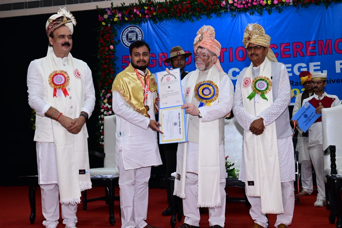 santoshgangwar's tweet image. आज मारवाड़ी कॉलेज, राँची के विवेकानंद प्रेक्षागृह में आयोजित 5वें ग्रेजुएशन समारोह में सम्मिलित होकर उपाधि प्राप्त करने वाले विद्यार्थियों को बधाई एवं शुभकामनाएँ दीं।
#ConvocationDay #PrideAndProgress