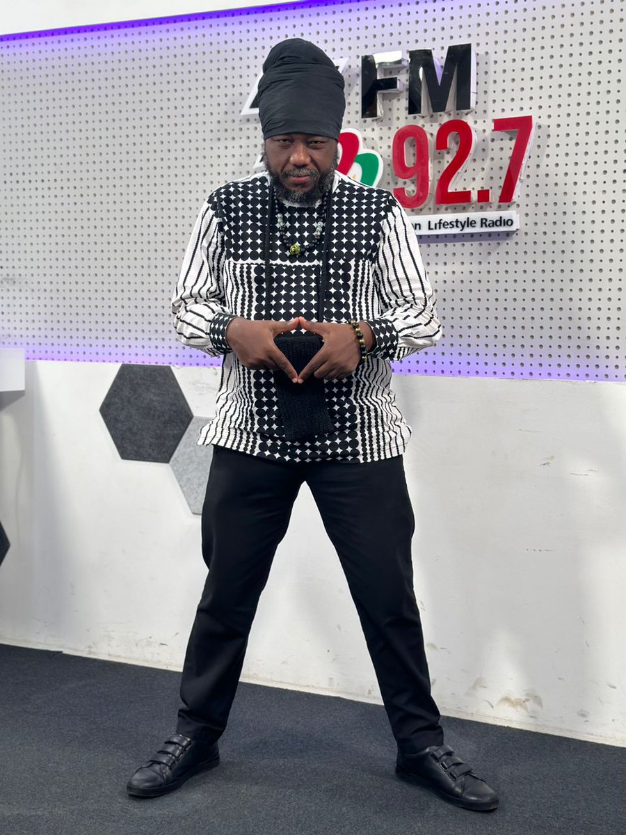 We are live and coloured as the 🌈 transmitting live from your favourite frequency modulation <a href="/3fm927/">#3FM927📻</a> with the #SalagaSoljah <a href="/Blakkrasta/">BLAKK RASTA</a> for the  #UrbanBlend #BlackPot #Kuchoko #AfricanHistoryClass