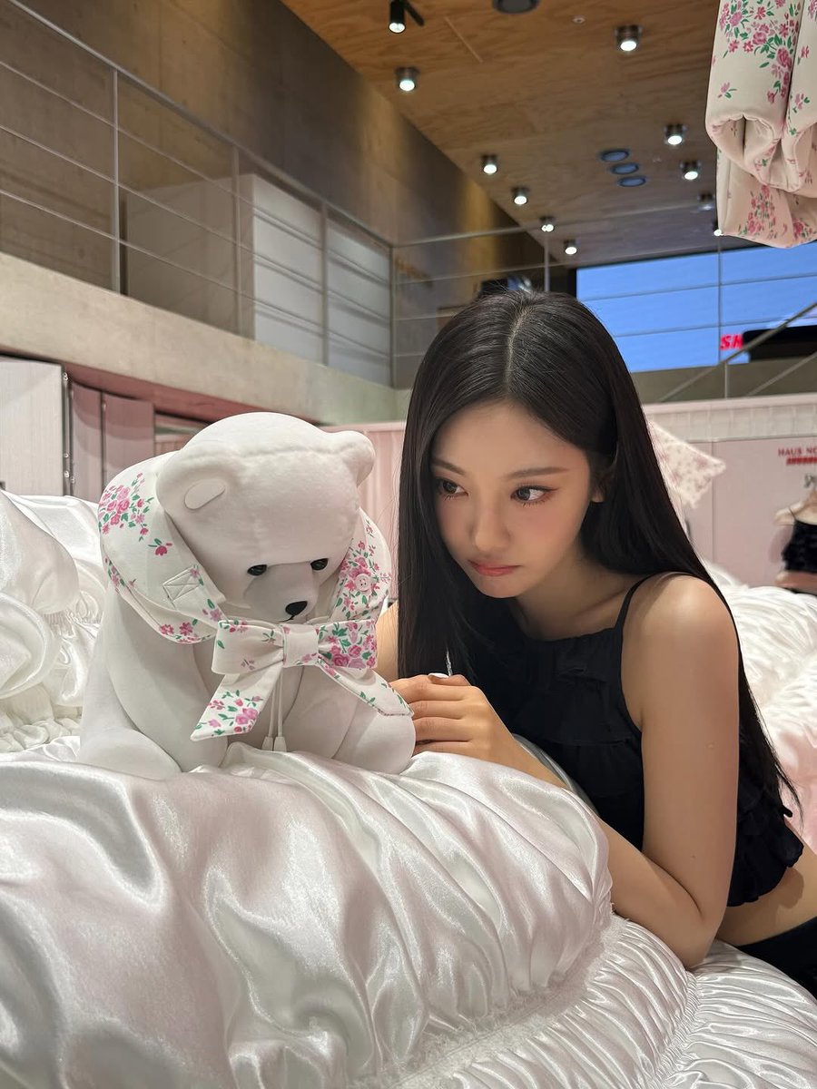 ningninghellick's tweet image. 🧸🤍💐