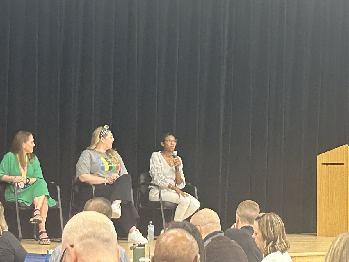 sher_miles's tweet image. Day 2 of #inspire25! I am so proud of Jasmine Richard as she sits on the Superintendent teacher panel! #proudprincipal @MemorialSTEM #overdeliver