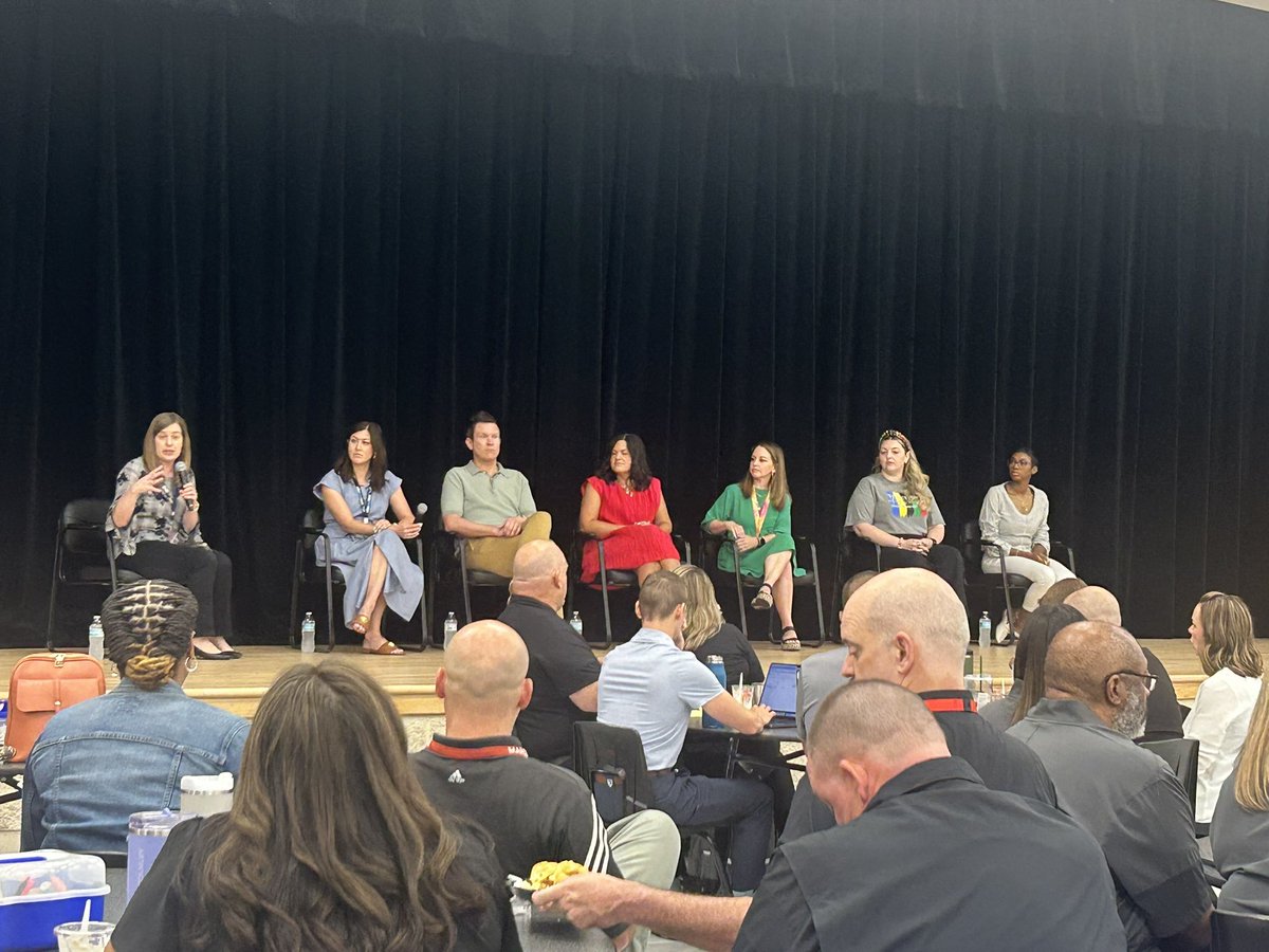 sher_miles's tweet image. Day 2 of #inspire25! I am so proud of Jasmine Richard as she sits on the Superintendent teacher panel! #proudprincipal @MemorialSTEM #overdeliver