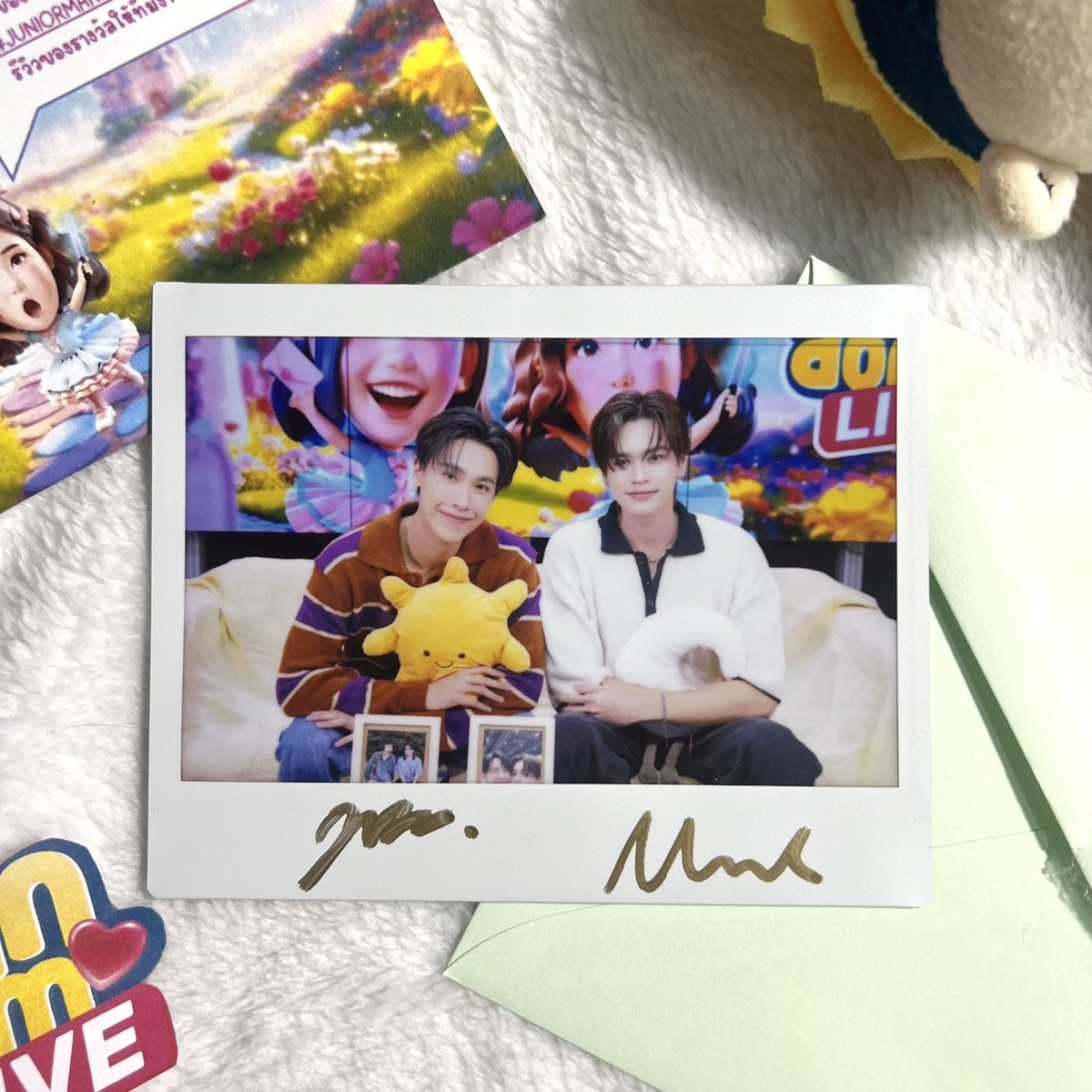 ได้รับคุณพระอาทิตย์กับคุณพระจันทร์จากกิจกรรม #FANDOM_Loveletters แล้วคับ
💌☀️🌙₊˚
รูปน่ารักมากๆ ขอบคุณที่ทำให้มีแรงฮึ้บต่อในแต่ละวันT^T🫶🏻 รักสองคนที่สุดในระบบสุริยะเลยนะ

#JuniorMarkxFANDOMLIVE

⁺･˖· #junniorrs #markjrtn 
˚‧꒰ა #JuniorMark ໒꒱‧˚ #จูเนียร์มาร์ค ⚘