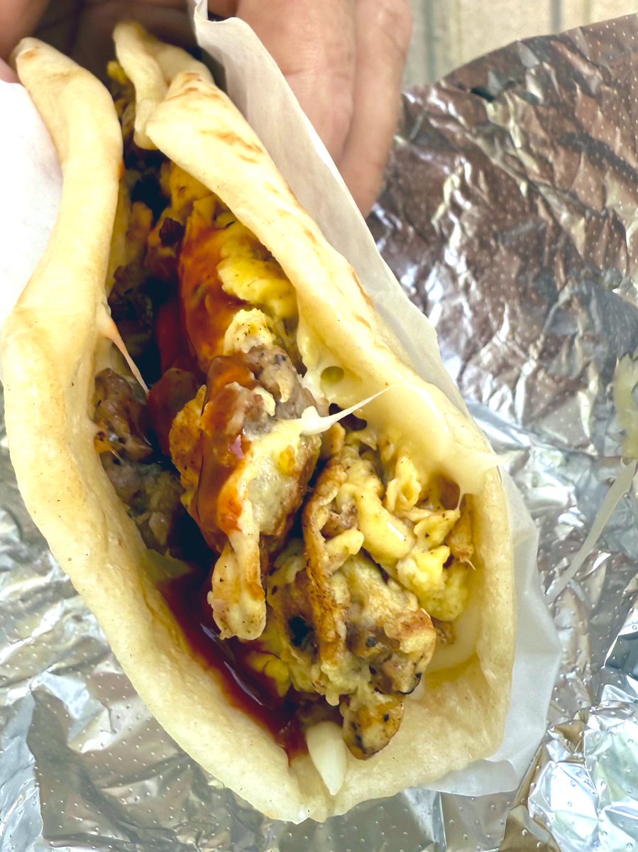 CityLimitsQ's tweet image. “S-E-C”…
Sausage (breakfast) + egg + cheese + warm butter-tallow tortillas + hot sauce