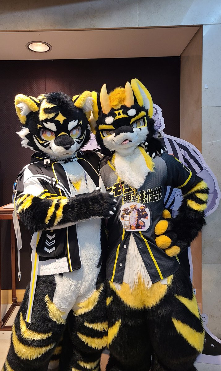 O3oNatsu's tweet image. #FURSTCLASS 
Duo pics 🦌📸✌️