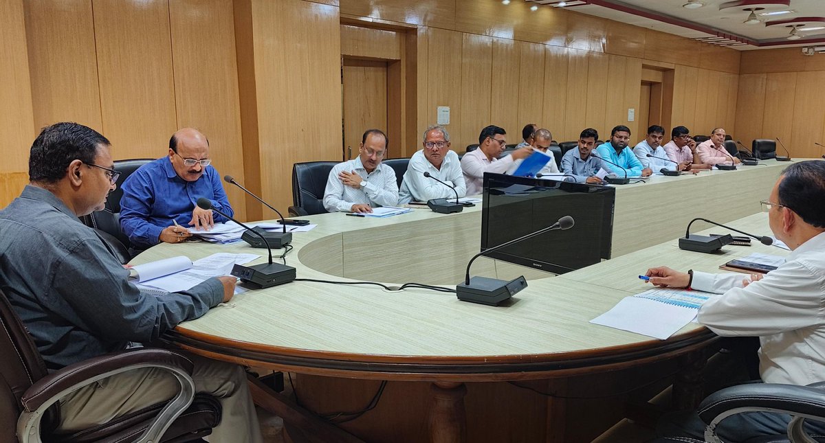 Sagar Commissioner (@sagarcomisioner) on Twitter photo ➡️ हर घर जल मिशन के कार्यों को तेजी से पूर्ण करें - कमिश्नर
➡️ नल जल योजनाओं की अपूर्णता पर कमिश्नर ने व्यक्त की कड़ी नाराजगी, तेजी से नल जल योजनाओं के निर्माण कार्य पूर्ण करने के दिए निर्देश
<a href="/CMMadhyaPradesh/">Chief Minister, MP</a> <a href="/DrMohanYadav51/">Dr Mohan Yadav</a> <a href="/JansamparkMP/">Jansampark MP</a> <a href="/mohdept/">Home Department, MP</a> #jansamparkMP #sagar ➡️ हर घर जल मिशन के कार्यों को तेजी से पूर्ण करें - कमिश्नर
➡️ नल जल योजनाओं की अपूर्णता पर कमिश्नर ने व्यक्त की कड़ी नाराजगी, तेजी से नल जल योजनाओं के निर्माण कार्य पूर्ण करने के दिए निर्देश
<a href="/CMMadhyaPradesh/">Chief Minister, MP</a> <a href="/DrMohanYadav51/">Dr Mohan Yadav</a> <a href="/JansamparkMP/">Jansampark MP</a> <a href="/mohdept/">Home Department, MP</a> #jansamparkMP #sagar