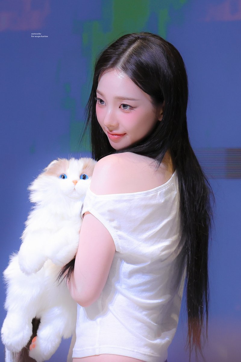 meteorite0411's tweet image. 250710
#카리λ #Karina #μμ€ν #aespa