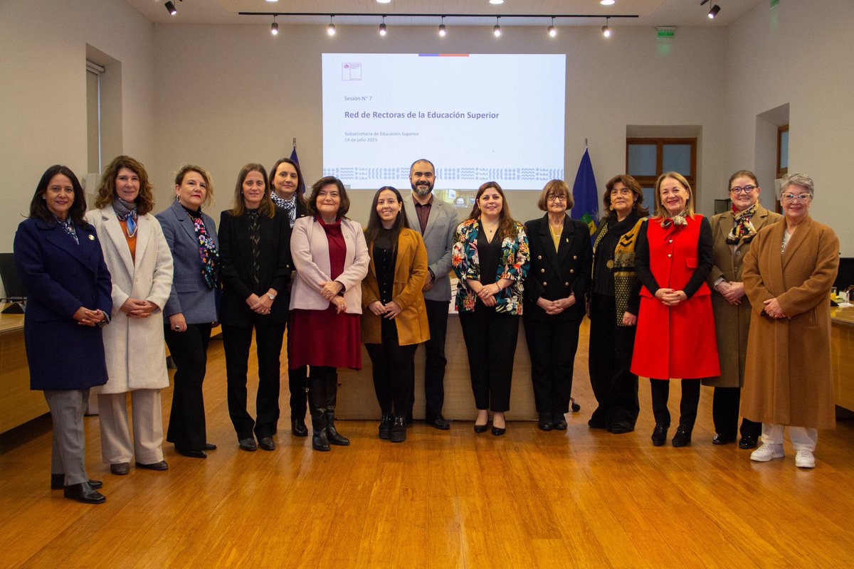 Rectora_UCT's tweet image. Estuvimos en una nueva sesión de la Red de Rectoras en @uchile, donde se presentó el Consejo Asesor de Estrategia de Desarrollo para la Ed. Superior, la implementación de la Ley N° 21.545 y el trabajo de la mesa técnica sobre inclusión de personas con discapacidad. #SomosUCT