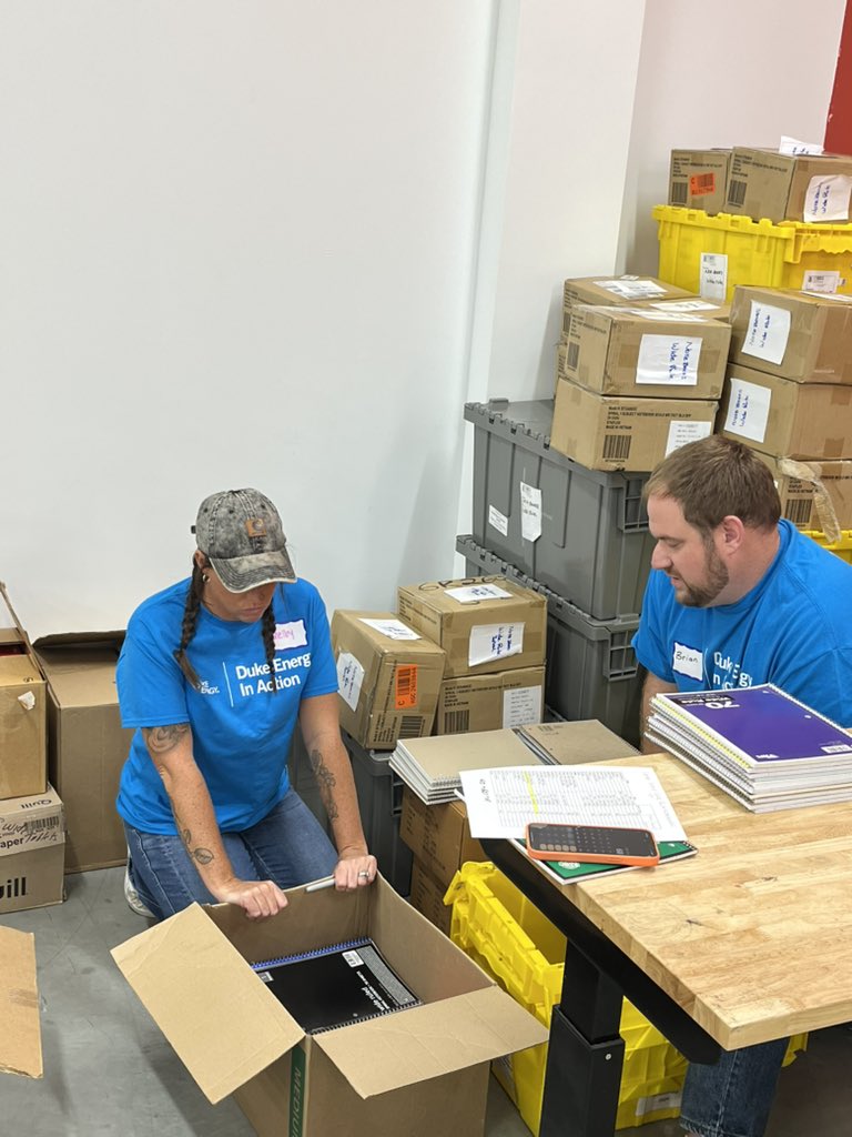 JeanRenk's tweet image. Duke Energy volunteers are busy today, helping to get students back to school. United Way of Johnson Cty provides Johnson Cty students with school supplies for Fast Track.
